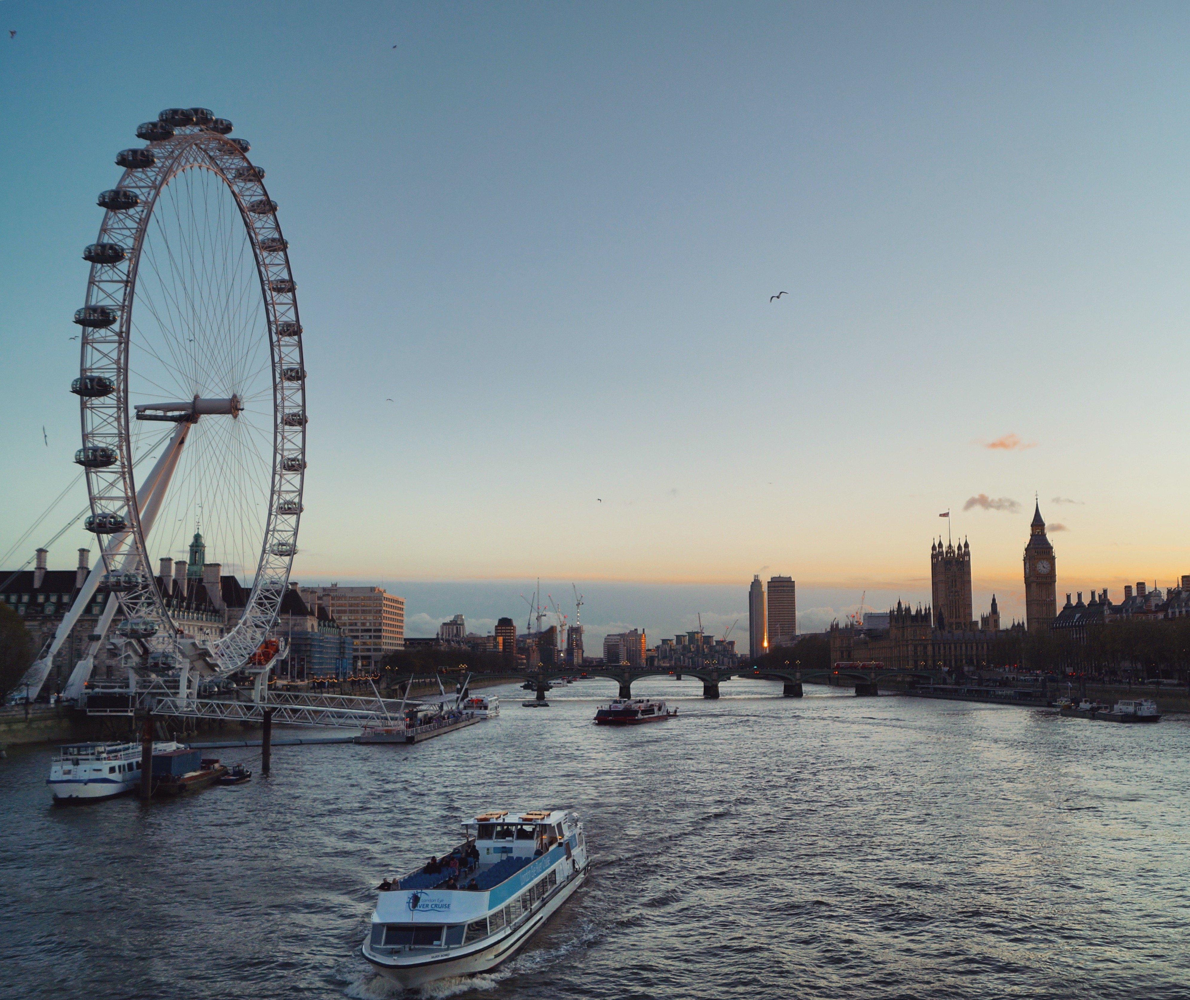 Holiday Inn Express Southwark By Ihg London Exteriör bild